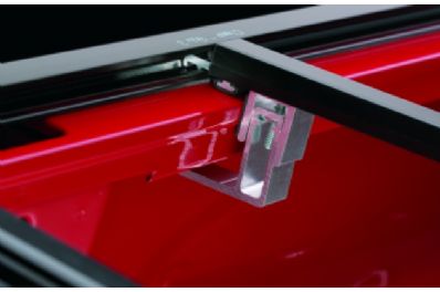 Lund GENESIS SEAL & PEEL TONNEAU